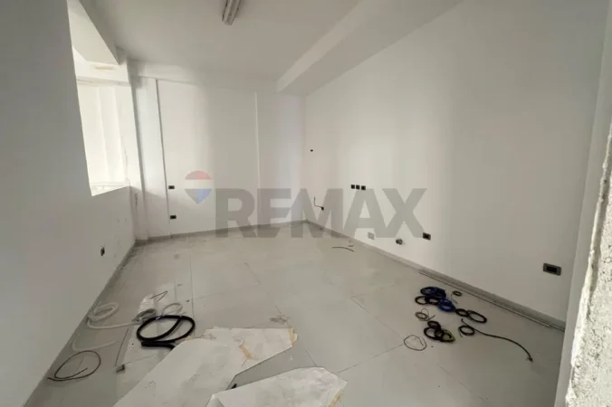 Vlore, shitet ambjent biznesi Kati 0, 201 m² (Blv. Ismail Qemali,Conad, Vlore)