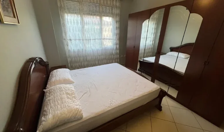 Tirane, jepet me qera apartament 1+1 Kati 1, 65 m² 500 €