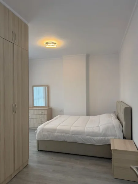 Tirane, jepet me qera apartament 2+1 Kati 4, 115 m² 500 € (Shkolla Bashkuar)