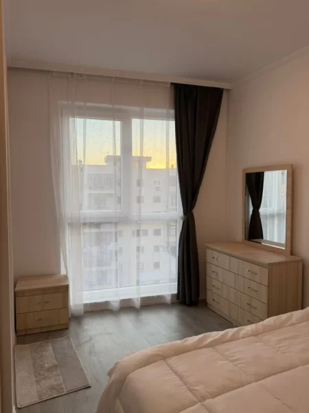 Tirane, jepet me qera apartament 2+1 Kati 4, 115 m² 500 € (Shkolla Bashkuar)