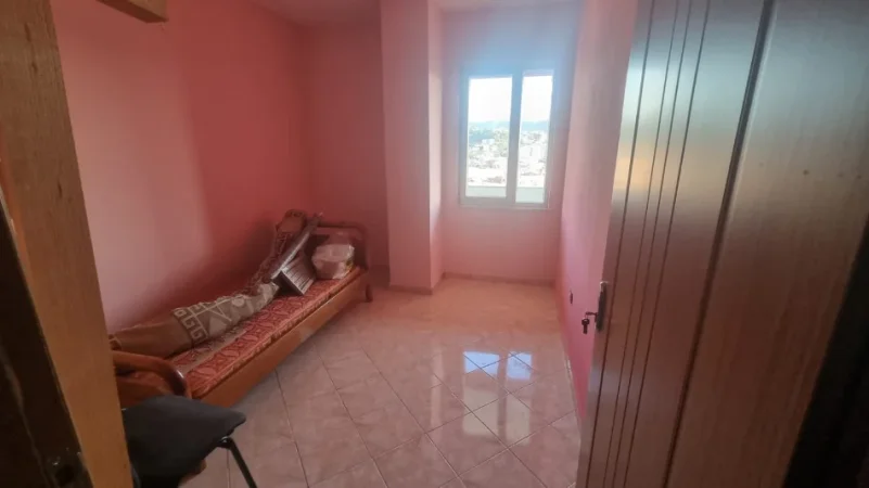 Tirane, jepet me qera apartament 2+1 Kati 7, 107 m² 400 € (Rruga 3 Deshmoret ne Yzberisht)