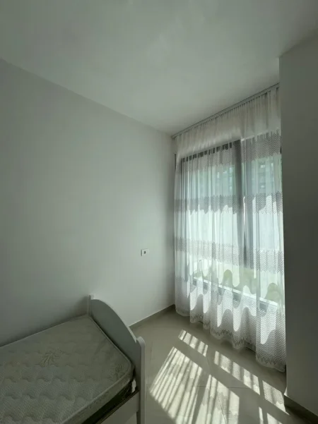 Tirane, jepet me qera apartament 2+1+Ballkon Kati 2, 88 m² 500 mije (5 Maj)