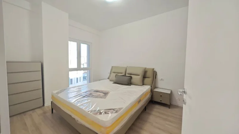 Tirane, jepet me qera apartament 1+1+Ballkon , 700 € 