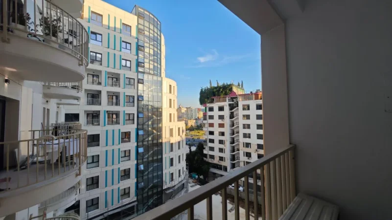 Tirane, jepet me qera apartament 1+1+Ballkon , 700 € 