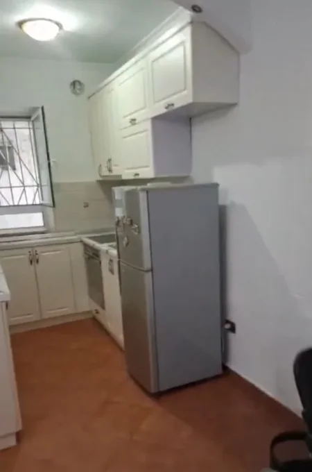 Tirane, jepet me qera apartament 1+1 Kati 1, 60 m² 500 € (Ura e Tabakeve)