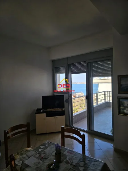 Vlore, jepet me qera apartament 1+1+Ballkon Kati 4, 70 m² 400 € (Rruga Dhimitër Konomi)