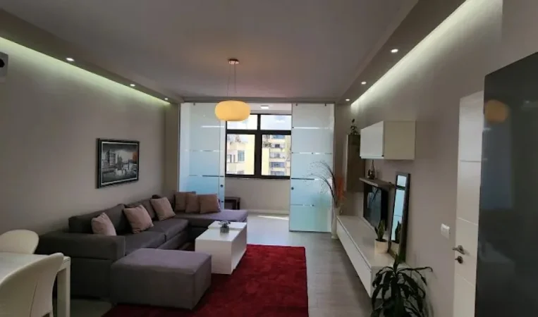 Tirane, jepet me qera apartament 1+1 Kati 3, 78 m²