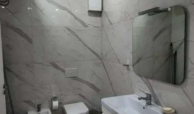 Tirane, jepet me qera apartament 1+1 Kati 3, 78 m²