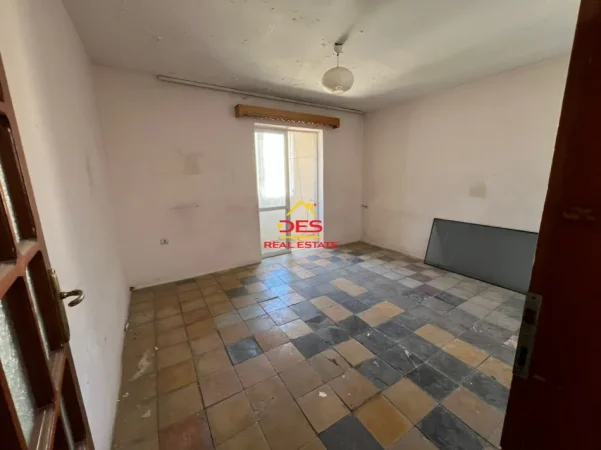 Vlore, shitet apartament 1+1+Ballkon Kati 4, 58 m² 64.000 € (Rruga Misto Mele)