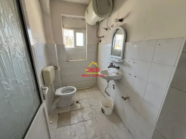 Vlore, shitet apartament 1+1+Ballkon Kati 4, 58 m² 64.000 € (Rruga Misto Mele)