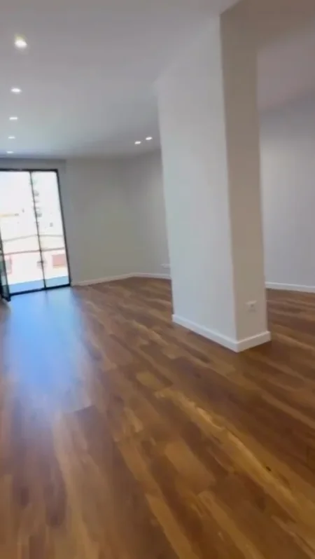 Tirane, jepet me qera dyqan Kati 3, 120 m² 2.000 € (liqeni artificial , rruga e kosovareve , shkolla petro nini luarasi)