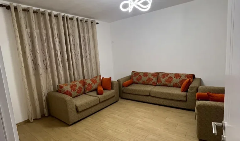 Tirane, jepet me qera apartament 2+1 Kati 1, 90 m² 400 €