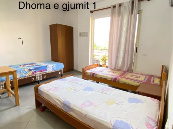 Tirane, jepet me qera apartament 2+1 Kati 4, 121 m² 400 € (Shkoze ,Kompleksi Tom Doshi)