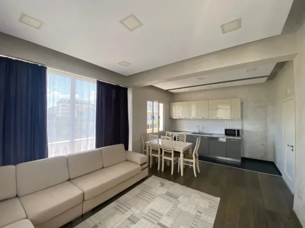 Tirane, jepet me qera apartament 3+1 Kati 1, 142 m² 750 € (Sauk)