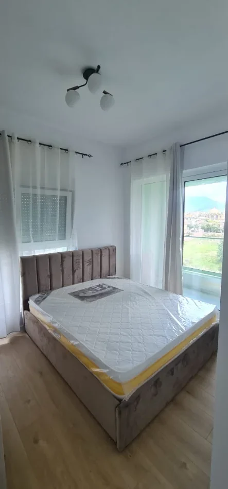 Tirane, jepet me qera apartament 2+1+Ballkon , 80 m² 50,000 ALL (Kompleksi Kontakti, Ali Dem)