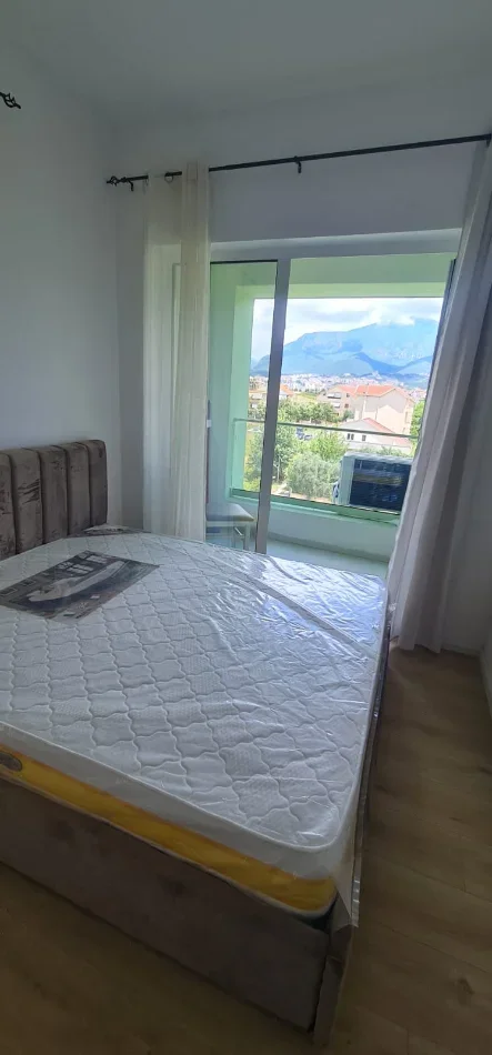 Tirane, jepet me qera apartament 2+1+Ballkon , 80 m² 50,000 ALL (Kompleksi Kontakti, Ali Dem)