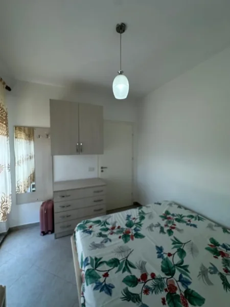Tirane, jepet me qera apartament 1+1 Kati 7, 55 m² 350 € (Rruga Tom Plezha)