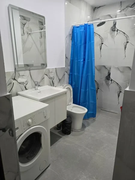 Tirane, jepet me qera apartament 1+1 Kati 1, 120 m² 450 € (Vilat Amerikane)