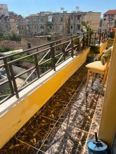 Tirane, jepet me qera apartament 2+1 Kati 3, 150 m² 600 € (Ali Demi)