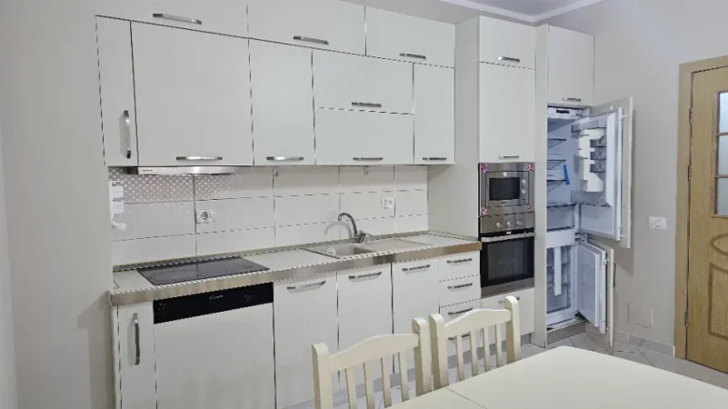 Tirane, jepet me qera apartament 2+1+Aneks+Ballkon Kati 2, 78 m² 650 € (liqeni artificial , rruga e kosovareve)