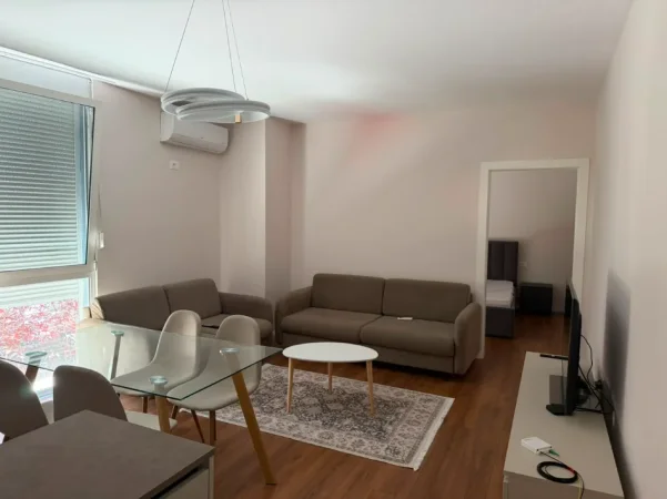 Tirane, jepet me qera apartament 2+1+Aneks+Ballkon Kati 2, 70 m² 750 € (rruga siri kodra)