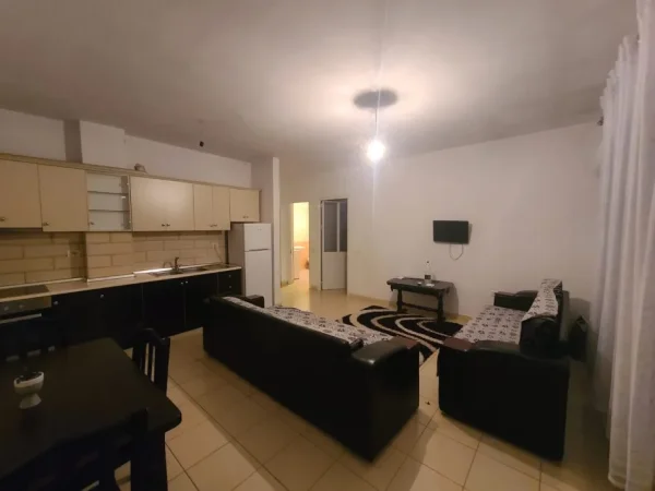 Tirane, jepet me qera apartament 1+1 Kati 8, 75 m² 380 € (Yzberisht)