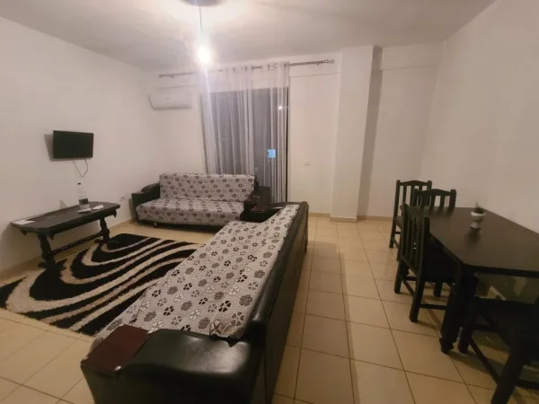 Tirane, jepet me qera apartament 1+1 Kati 8, 75 m² 380 € (Yzberisht)