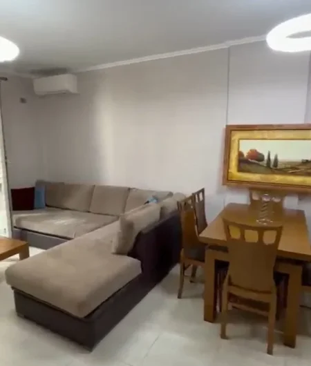 Tirane, shitet apartament 1+1+Aneks+Ballkon Kati 3, 77 m² 182.880 € (rruga don bosko)
