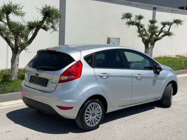 FORD FIESTA 1.4 NAFTE 👉 2011 👈 kambio MANUALE - Per patentat e reja 3.900 Lek