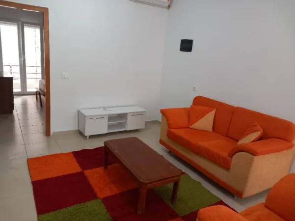 Tirane, jap me qera apartament 2+1+Ballkon Kati 2, 78 m² 350 € 