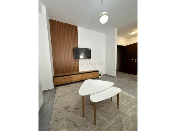 Tirane, jepet me qera apartament 1+1+Ballkon Kati 5, 66 m² 550 € 