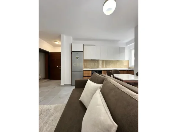 Tirane, jepet me qera apartament 1+1+Ballkon Kati 5, 66 m² 550 € 