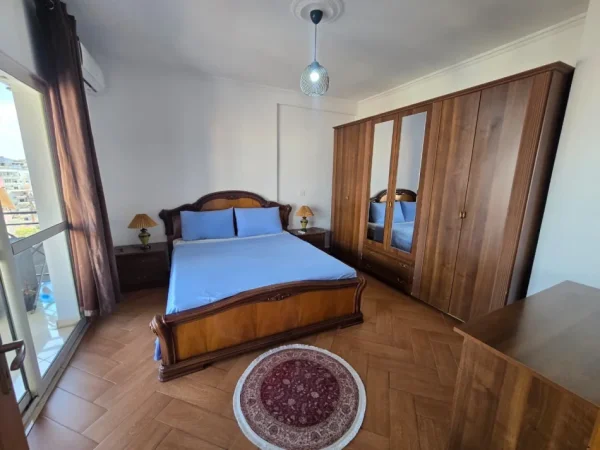 Tirane, jepet me qera apartament 2+1 Kati 9, 111 m² 650 € (Rruga e Barrikadave)