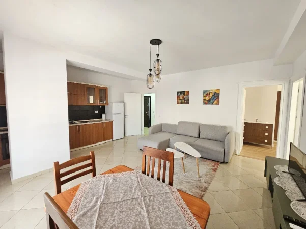 Tirane, jepet me qera apartament 2+1+Ballkon Kati 2, 90 m² 720 € (Rruga haxhi hysen dalliu)