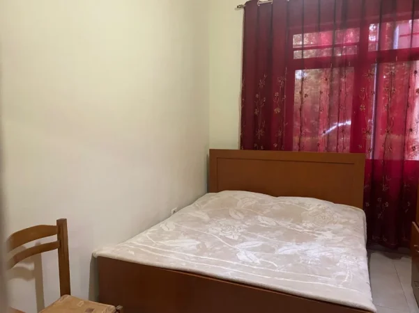 Tirane, jepet me qera apartament 2+1+Ballkon Kati 0, 114 m² 400 € (ne fund te Bulevardit te ri Tirane.)