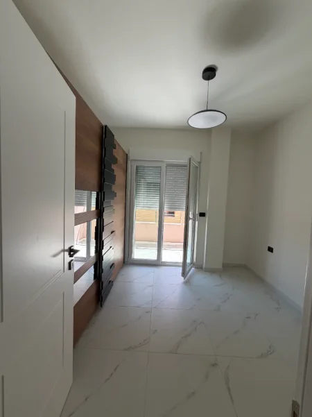 Tirane, jepet me qera nga Pronari, pa-komision apartament 2+1+Ballkon Kati 3, 70 m² 420 € (Vetëm 500 metra nga Spitali Amerikan 3)