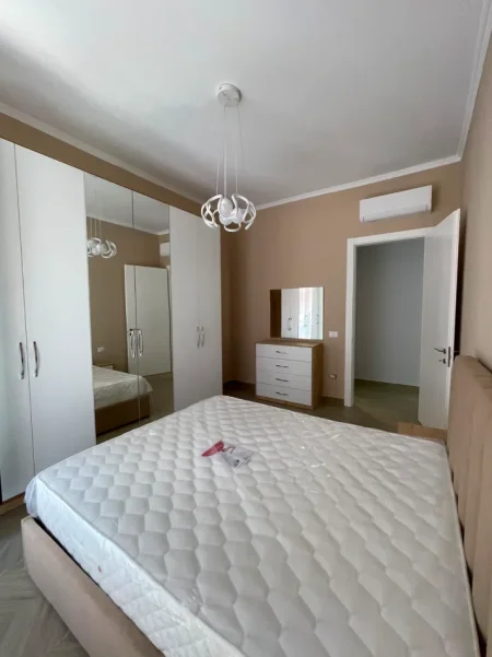 Tirane, jepet me qera apartament 1+1+Ballkon , 74 m² 850 € (Kompleksi Delijorgji)