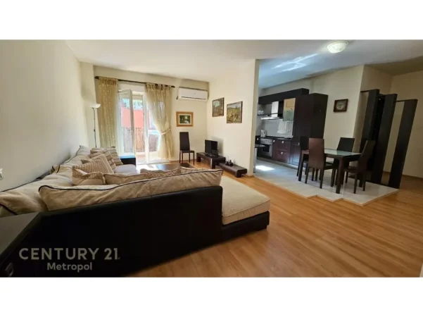 Tirane, jepet me qera apartament 2+1+Ballkon Kati 2, 110 m² 800 € 