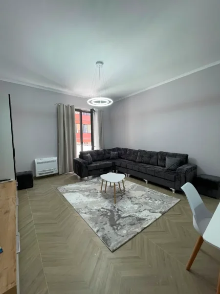 Tirane, jepet me qera apartament 1+1+Ballkon Kati 2, 75 m² 850 € (Kompleksi Delijorgji, Rruga e Kavajes)