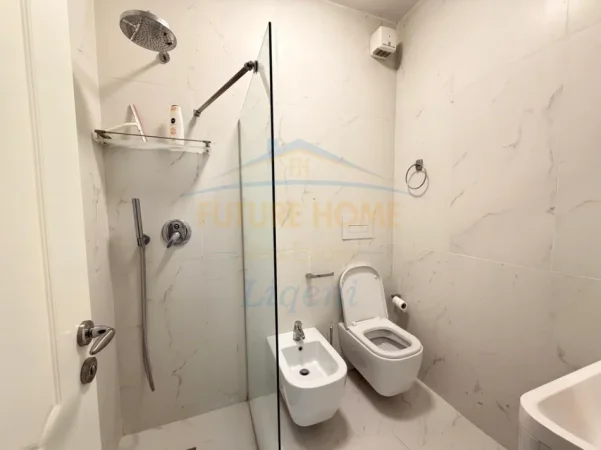 Tirane, shitet apartament 2+1+Ballkon Kati 8, 106 m² 220.000 € (Pazari i Ri)
