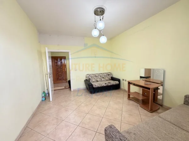 Tirane, shitet apartament 2+1+Ballkon Kati 8, 106 m² 220.000 € (Pazari i Ri)