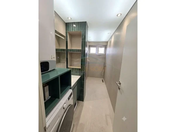 Tirane, shitet apartament 2+1+Ballkon Kati 1, 76 m² 184.000 € (Brryli)