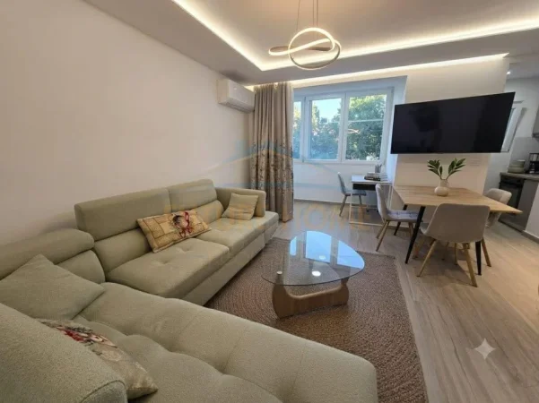 Tirane, shitet apartament 2+1+Ballkon Kati 1, 76 m² 184.000 € (Brryli)