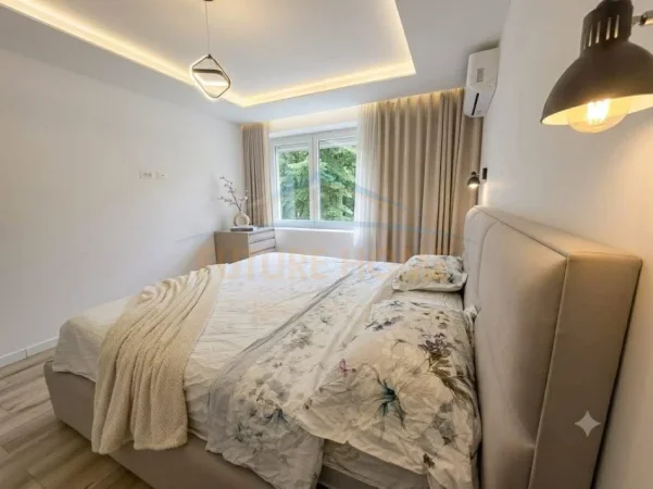 Tirane, shitet apartament 2+1+Ballkon Kati 1, 76 m² 184.000 € (Brryli)