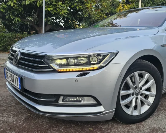 Tirane, shes Nafte, gri metalizato automatik Klima 189.939 km