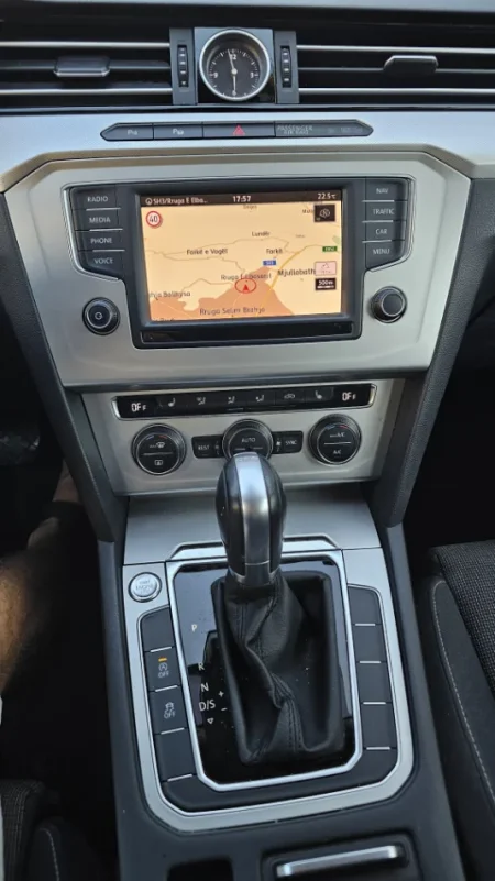 Tirane, shes Nafte, gri metalizato automatik Klima 189.939 km