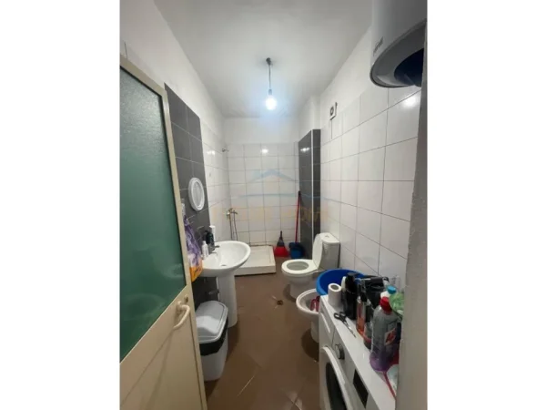 Tirane, shes apartament 1+1+Ballkon , 76 m² 117.000 € (Unaza e re)