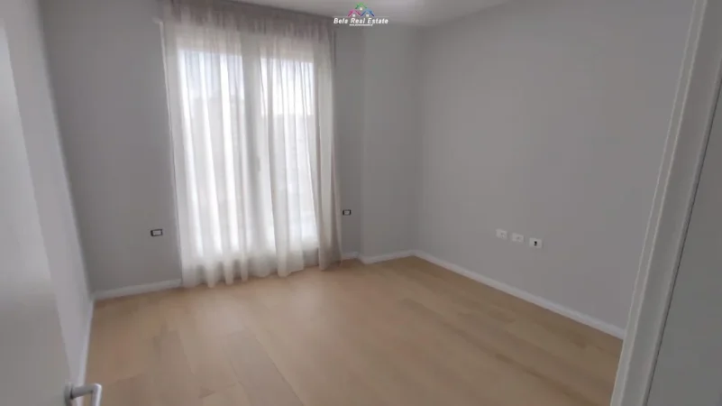 Tirane, jepet me qera apartament 2+1+Ballkon Kati 7, 115 m² 900 € (Xhamia e Tabakeve)
