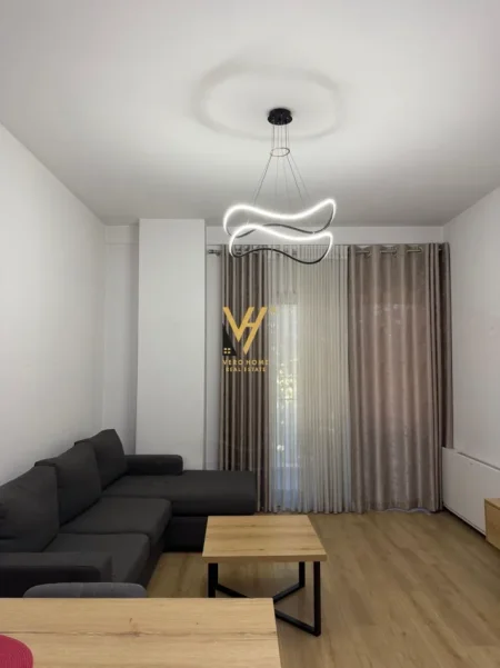 Tirane, jepet me qera apartament 1+1+Ballkon Kati 2, 65 m² 650 € (FARMACIA 10, ARLIS)