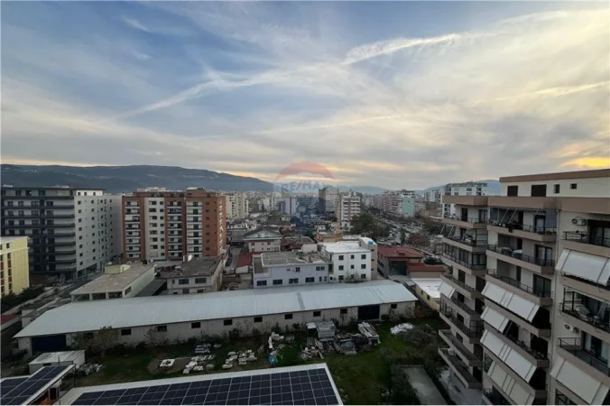Vlore, shitet apartament+verande | Penthouse 2+1+Ballkon Kati 10, 277 m² 190.000 € (Rruga Gjergj Kastrioti (Transballkanike), Vlorë)